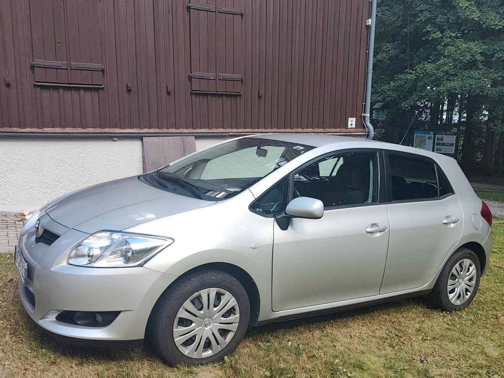 Bild des Angebotes Toyota Auris 1.6 Benziner - TÜV NEU (08/2028)