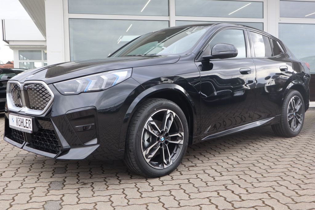 Bild des Angebotes BMW iX2 eDrive20 M Sport/AHK/HeadUp/DAB/LED/SHZ RFK