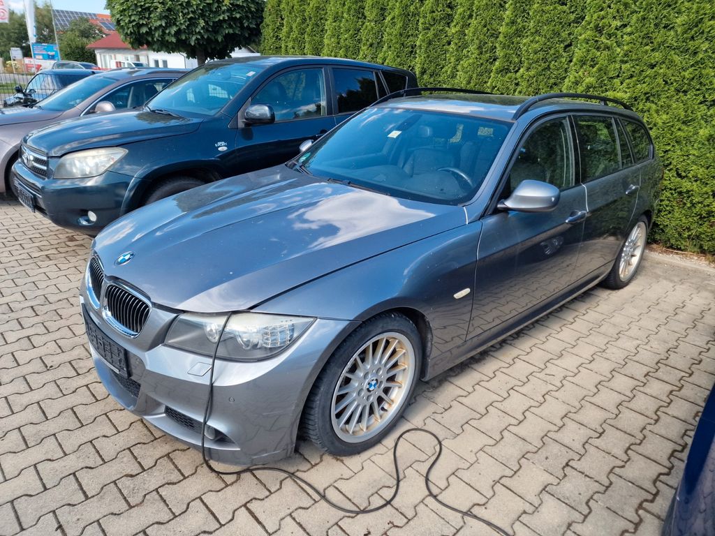 Bild des Angebotes BMW 330i Touring A* M- Paket * 2. Hand
