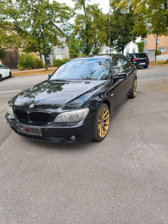 Bild des Angebotes BMW 745d V8 Biturbo Aut.
