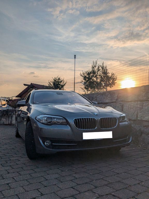 Bild des Angebotes BMW 520d Touring - Aut. Panorama Head-Up Xenon Leder