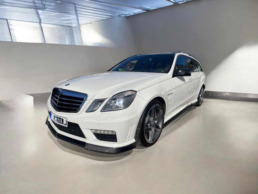 Bild des Angebotes Mercedes-Benz E 63 AMG V8 Schiebedach Navi Kamera Sitzheizung