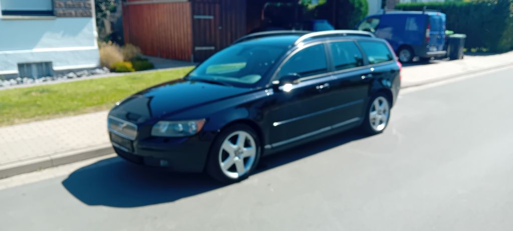 Bild des Angebotes Volvo V50 Kombi 2.4i Momentum 1.Hand Automatik