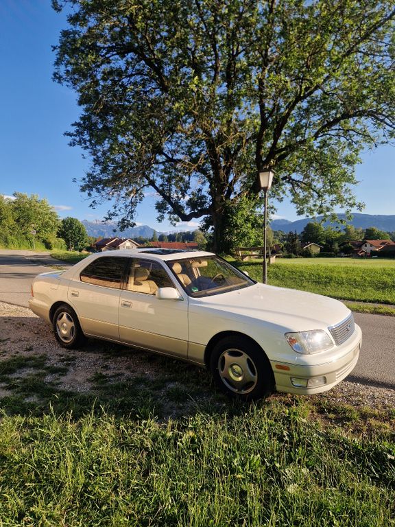 Bild des Angebotes Lexus LS 400 - 4.0 V8 - HU und vieles NEU!!! US-Model