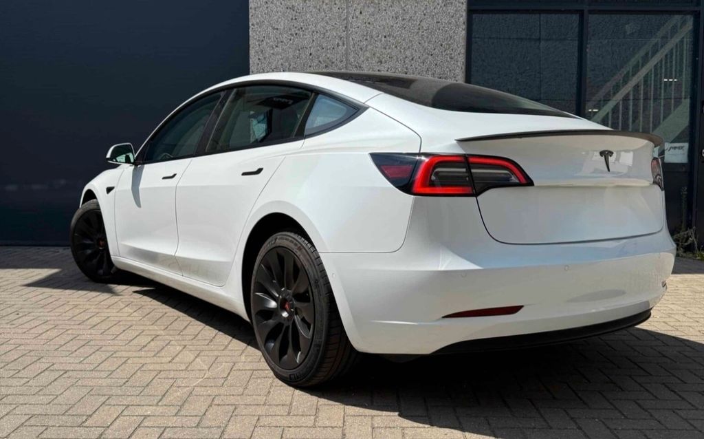 Bild des Angebotes Tesla MODEL 3 GARANTIE AHK SR+ HW3 FSD