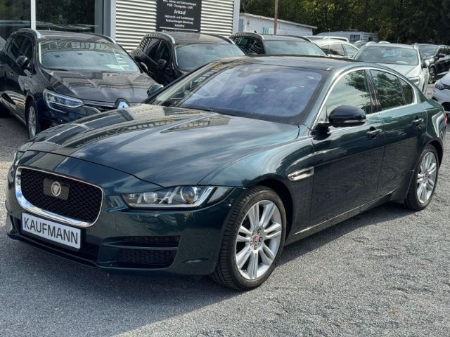 Bild des Angebotes Jaguar XE Portfolio 20t Jaguar Navi Leder Bi-Xenon Lenk