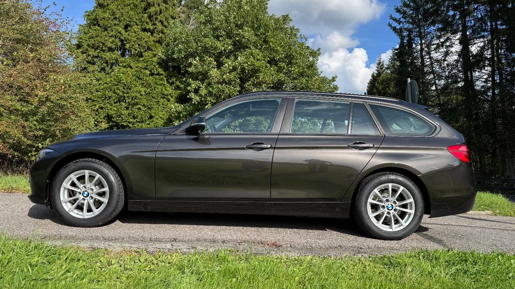 Bild des Angebotes BMW 318 xDrive Advantage, Head-up, eGSD, Adapt. LED