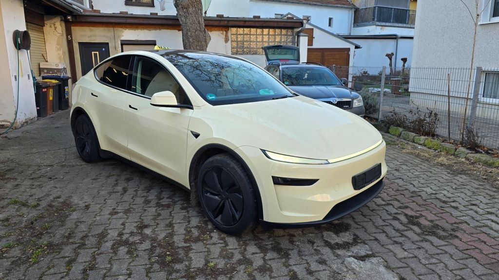 Tesla Model Y Maximale Reichweite AWD | Taxi