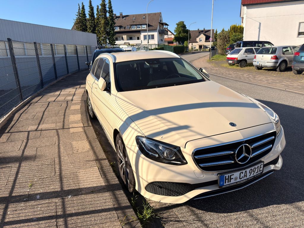 Bild des Angebotes Mercedes-Benz E 300 de T-Model Automatik 9-Gang