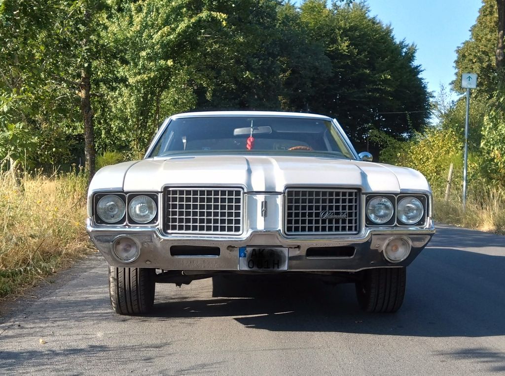 Bild des Angebotes Oldsmobile Cutlass Supreme 2-Door Coupe, V8