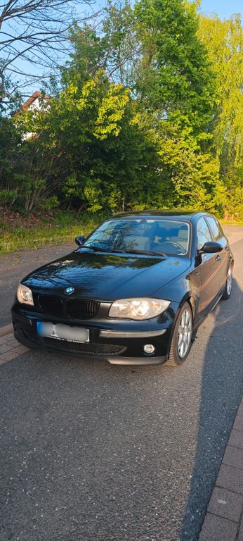 Bild des Angebotes BMW 118i Benzin - schwarz