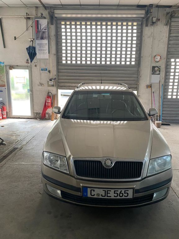 Bild des Angebotes Skoda Octavia Combi 2.0 TDI RS RS