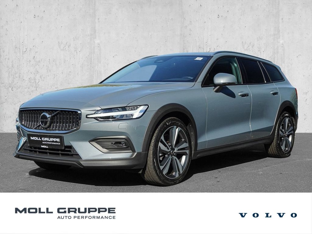 Bild des Angebotes Volvo V60 Cross Country B4 D AWD Ultimate Bright PANO