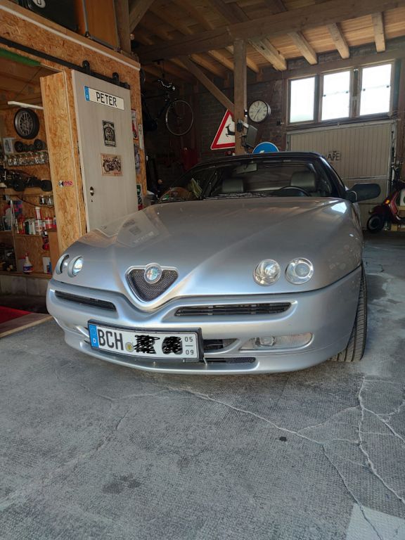 Bild des Angebotes Alfa Romeo Spider 2.0 T.Spark Edizione Sportiva Sondermodel