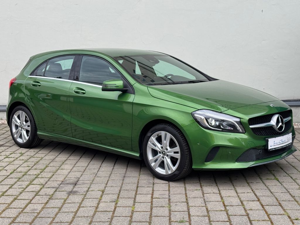 Bild des Angebotes Mercedes-Benz A 180 d "Urban" Kamera/Navi/LED...