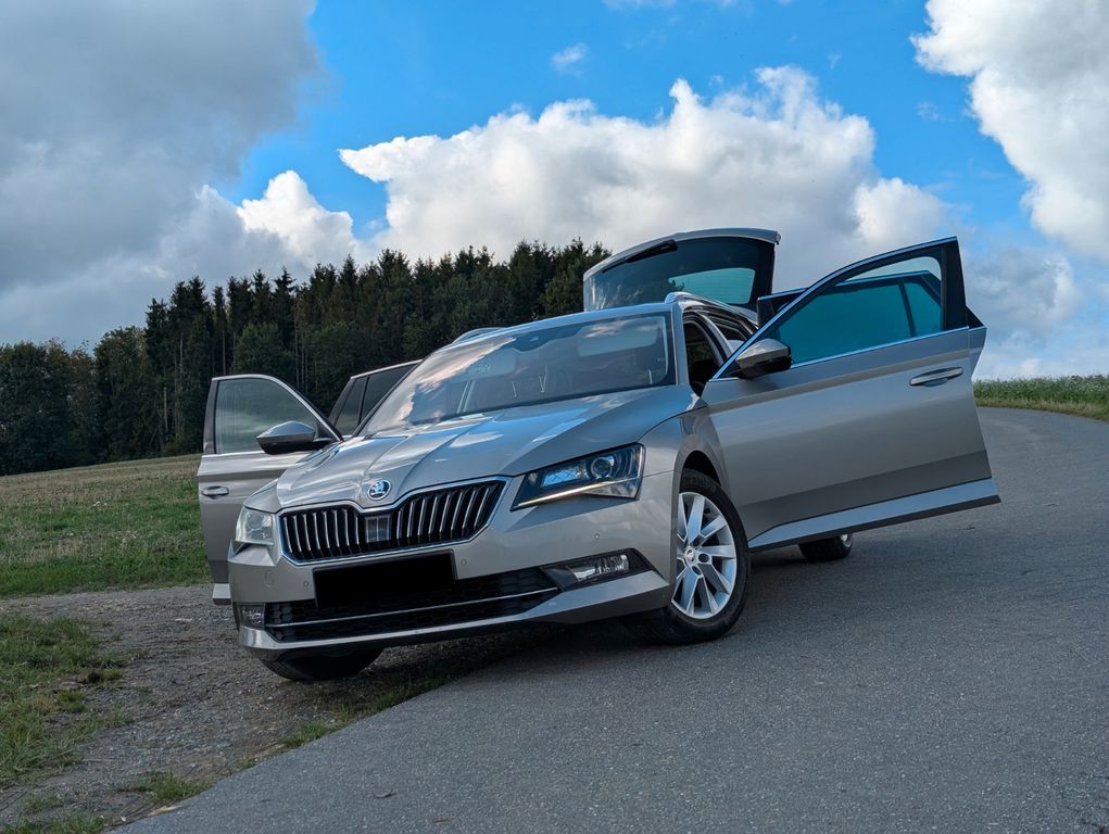 Bild des Angebotes Skoda Superb | ACC | AHK | Pano | Bi-Xenon | COLUMBUS