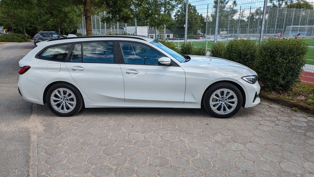 Bild des Angebotes BMW 330d Touring Advantage, Scheckheft, AHK, TÜV neu