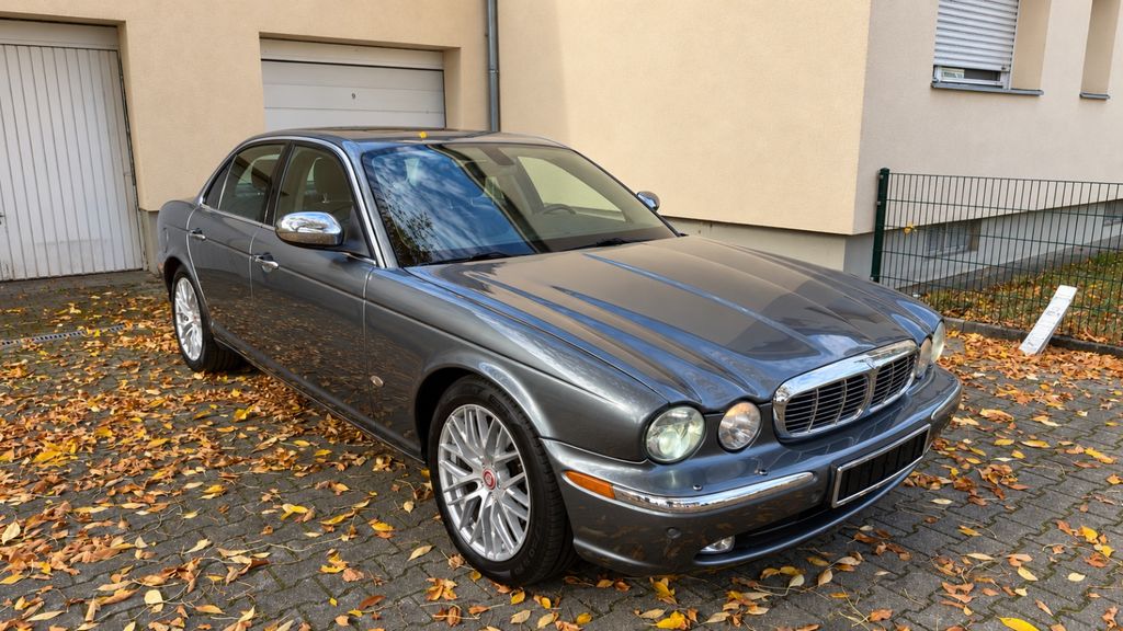 Bild des Angebotes Jaguar XJ 2.7 D XJ6 ExecutiveTÜVneuLederNaviS-DachSitz-