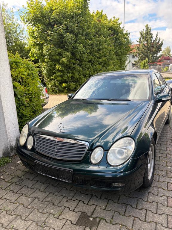 Mercedes-Benz E 220