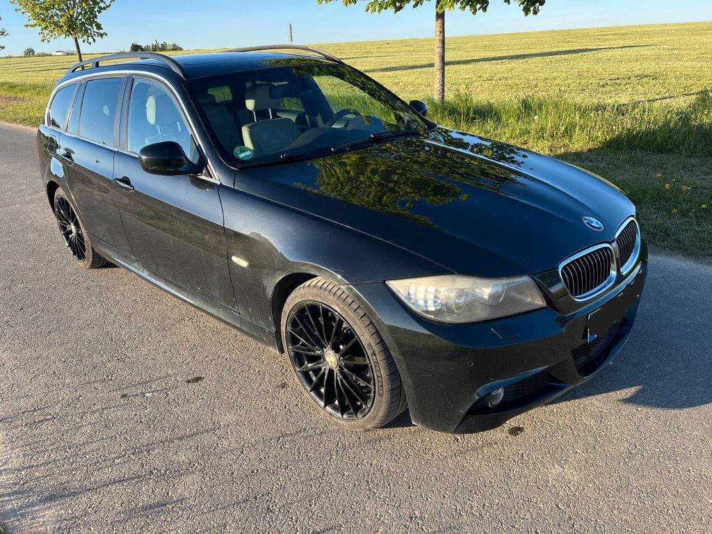 Bild des Angebotes BMW 330d xDrive Touring -
