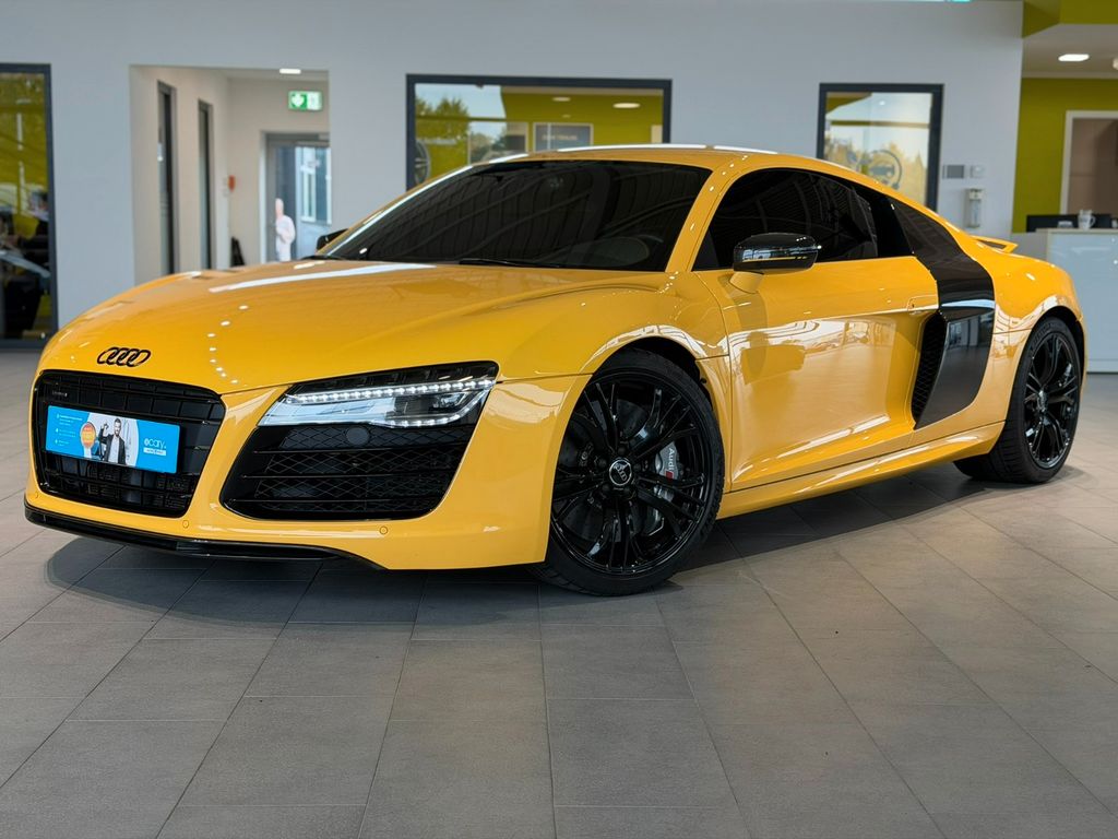 Audi R8 Coupe plus quattro*CARBON*KERAMIK*B&O*RFK*