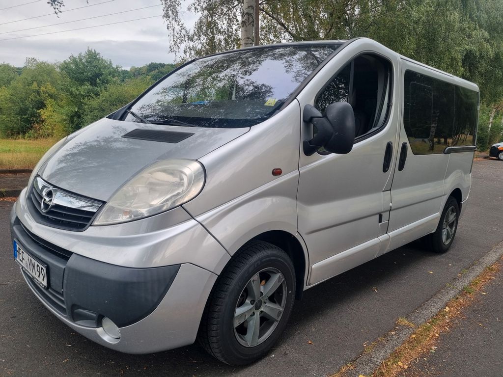 Bild des Angebotes Opel Vivaro 2.0 Diesel * 9 Sitzer * 2 x Schiebetüren