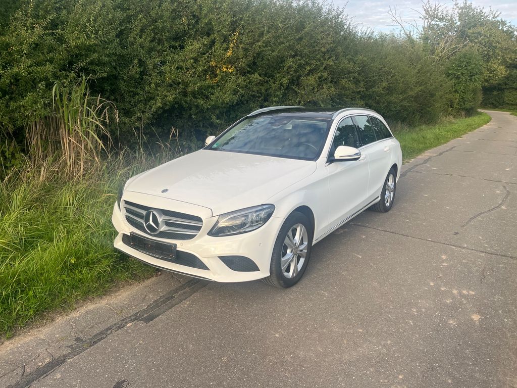 Bild des Angebotes Mercedes-Benz C 400 4MATIC T Autom.  AHK Multibeam Avantgarde