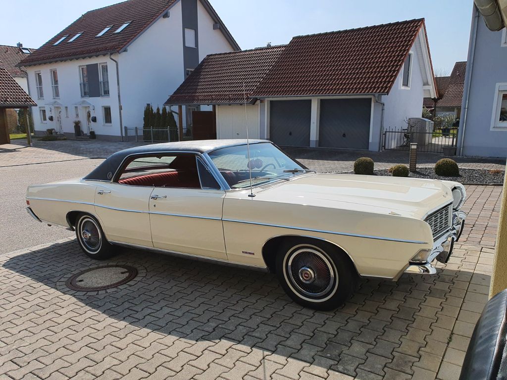 Bild des Angebotes Ford LTD 4-Door Hardtop Sedan