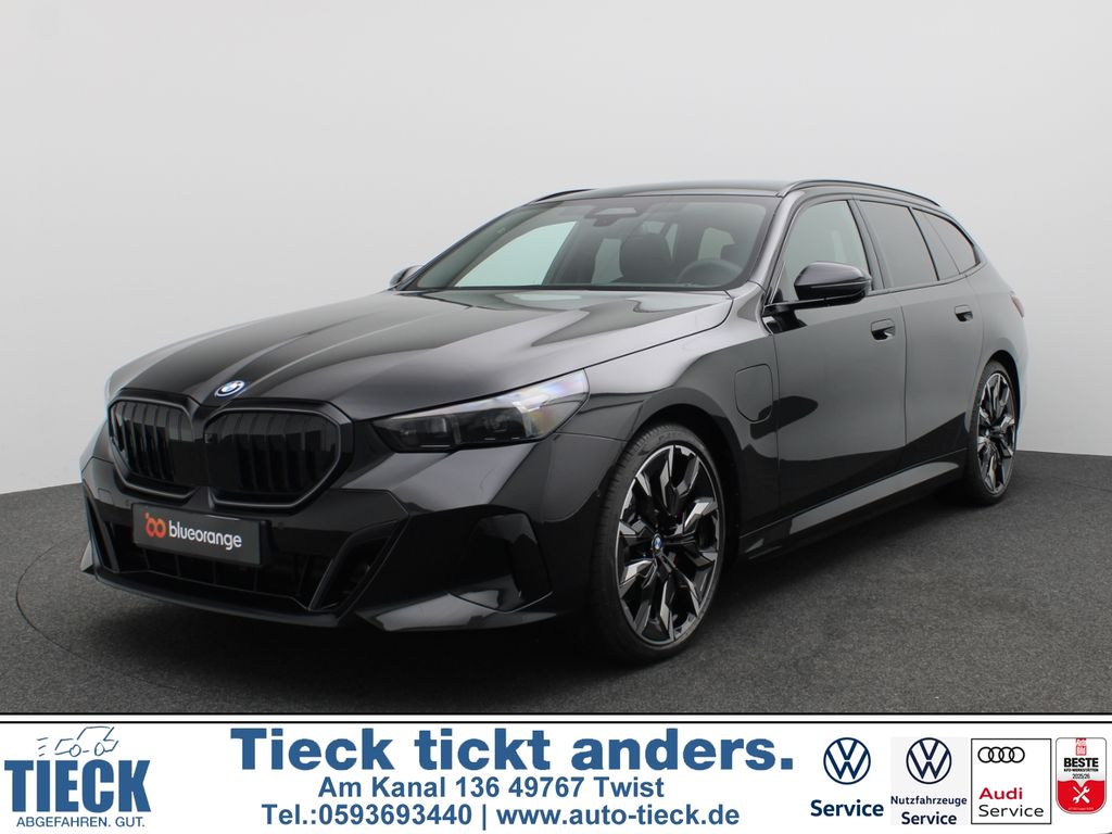 BMW 530 e xDrive M Sport Touring HUD AHK Panodach