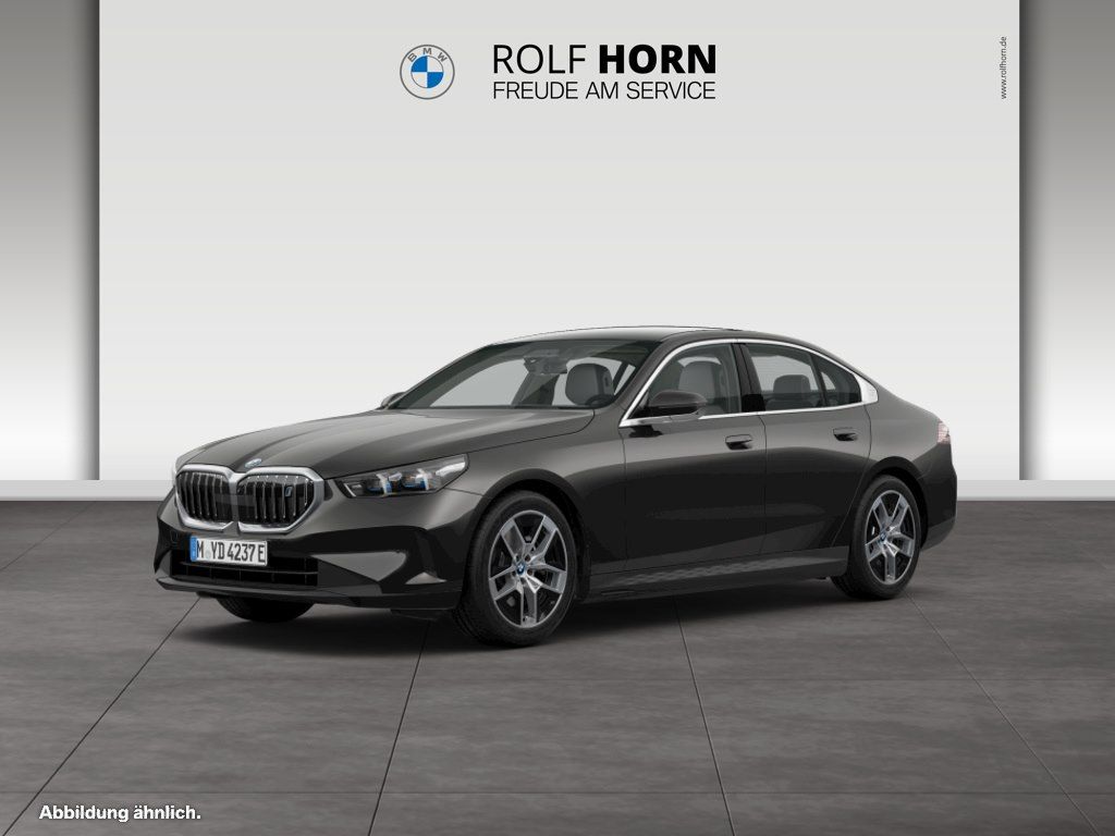 Bild des Angebotes BMW i5 eDrive40 Navi Pano harman/kardon RfKam HeadUp