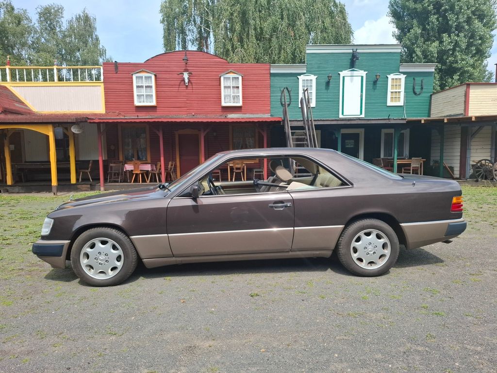 Bild des Angebotes Mercedes-Benz 300 CE Aut. ** H-Zulassung ** TÜV NEU!