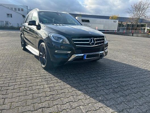 Bild des Angebotes Mercedes-Benz ML 400 4MATIC -Leder-Airmatic-HUD-StHzg-Sound