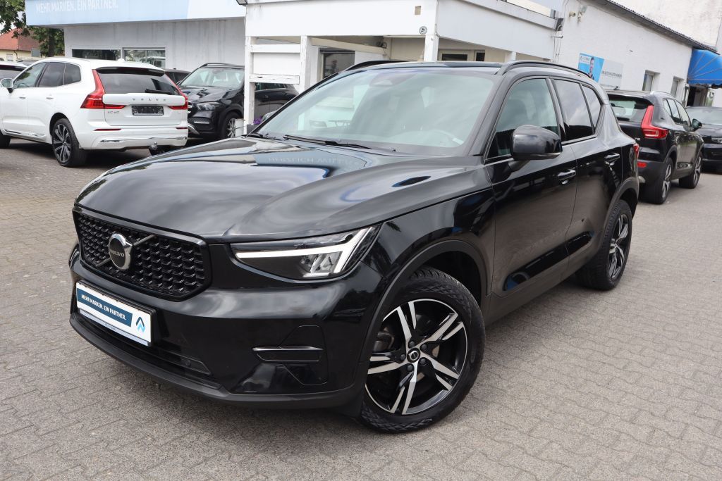 Bild des Angebotes Volvo XC40 B3 B DKG Plus Dark|ACC|BLIS|AHK|NAVI|R-CAM
