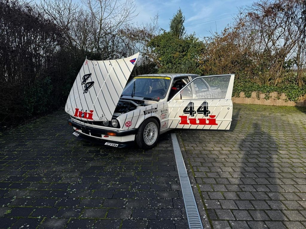 BMW 325i E30 Gruppe A Linder Rennwagen