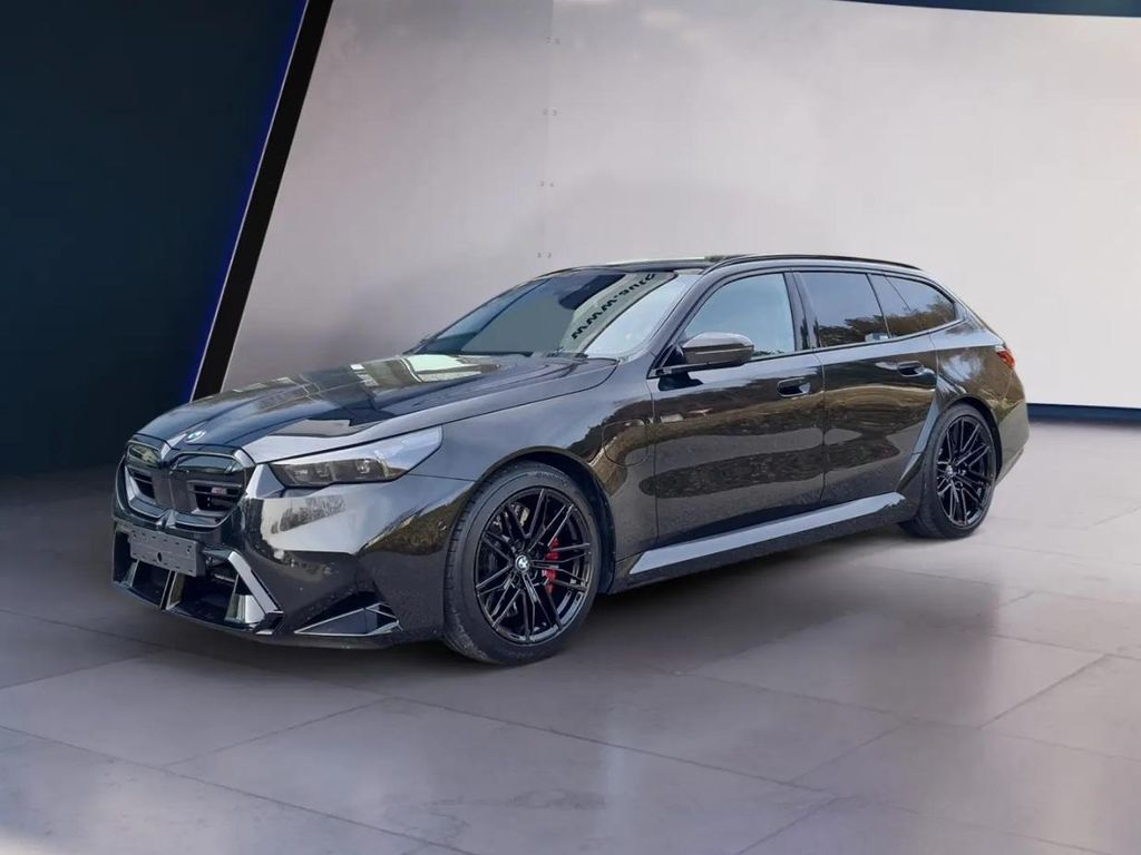 Bild des Angebotes BMW M5 Touring Comfort+DrivAssistPro+ParkPro+Pano