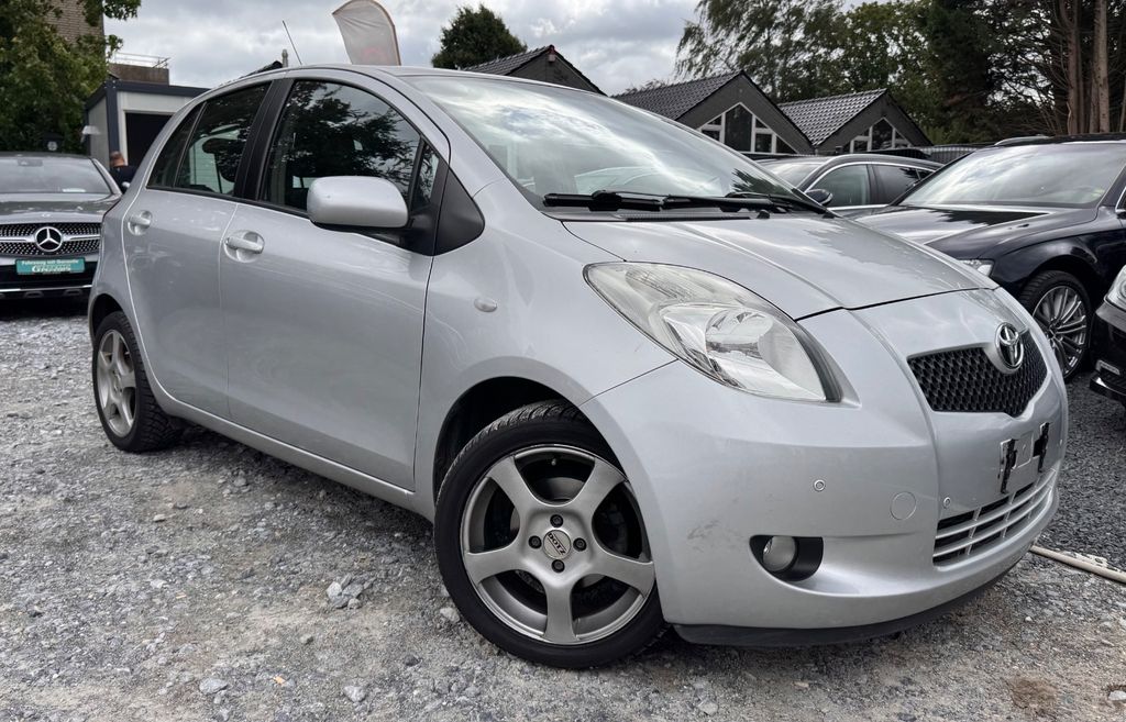 Bild des Angebotes Toyota Yaris Sol