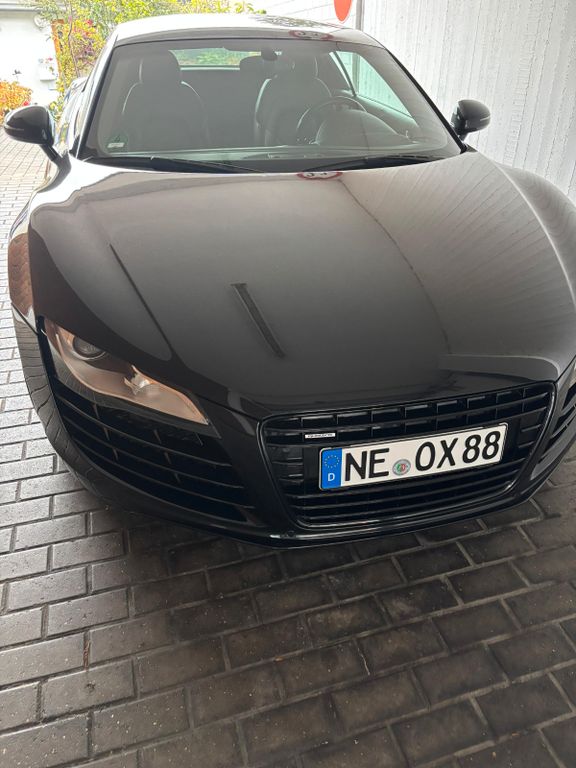 Audi R8 4.2 FSI R tronic quattro -