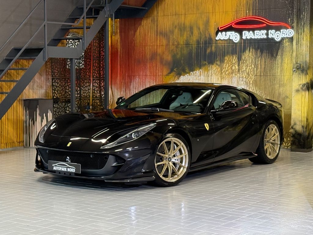 Bild des Angebotes Ferrari 812 6.5 V12 Superfast CARBON~KAMERA~LIFT~JBL