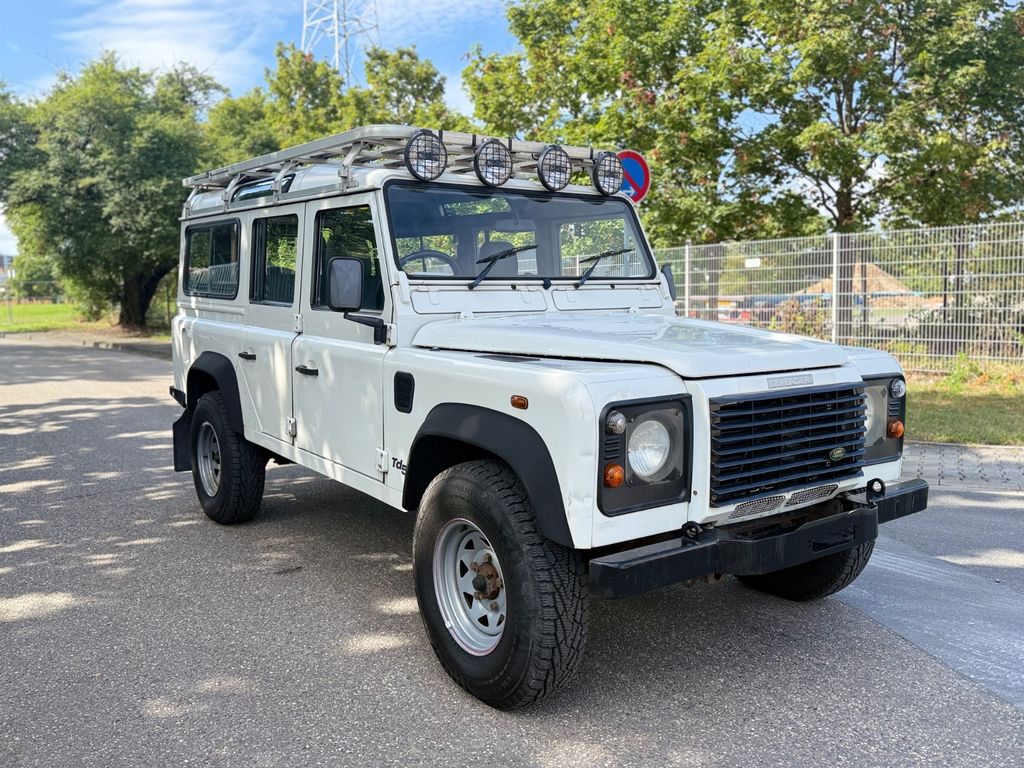 Bild des Angebotes Land Rover Defender 110 Td5 Station Wagon RHD 9 Sitzer