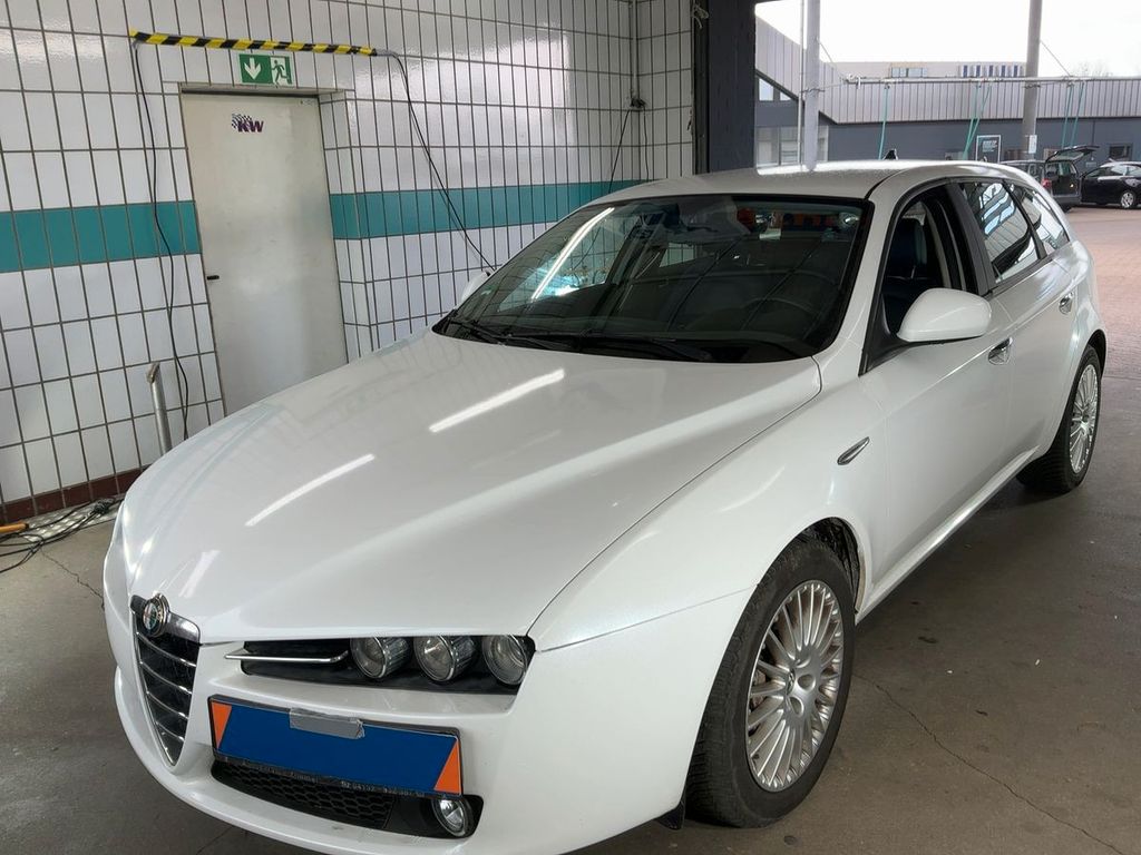 Bild des Angebotes Alfa Romeo 159 Sportwagon 3.2 JTS V6 Q4 +LEDER+SCHALTER+AHK