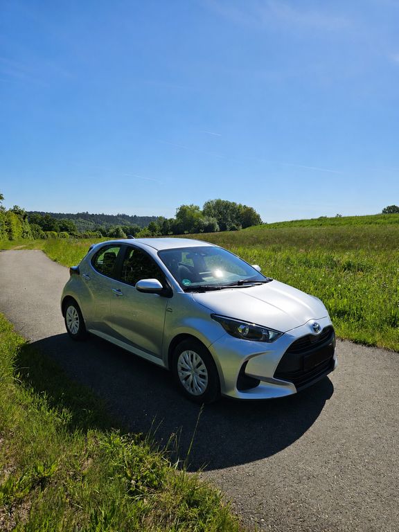 Bild des Angebotes Toyota Yaris 1.5-l-VVT-i Hybrid CVT Business Editio...