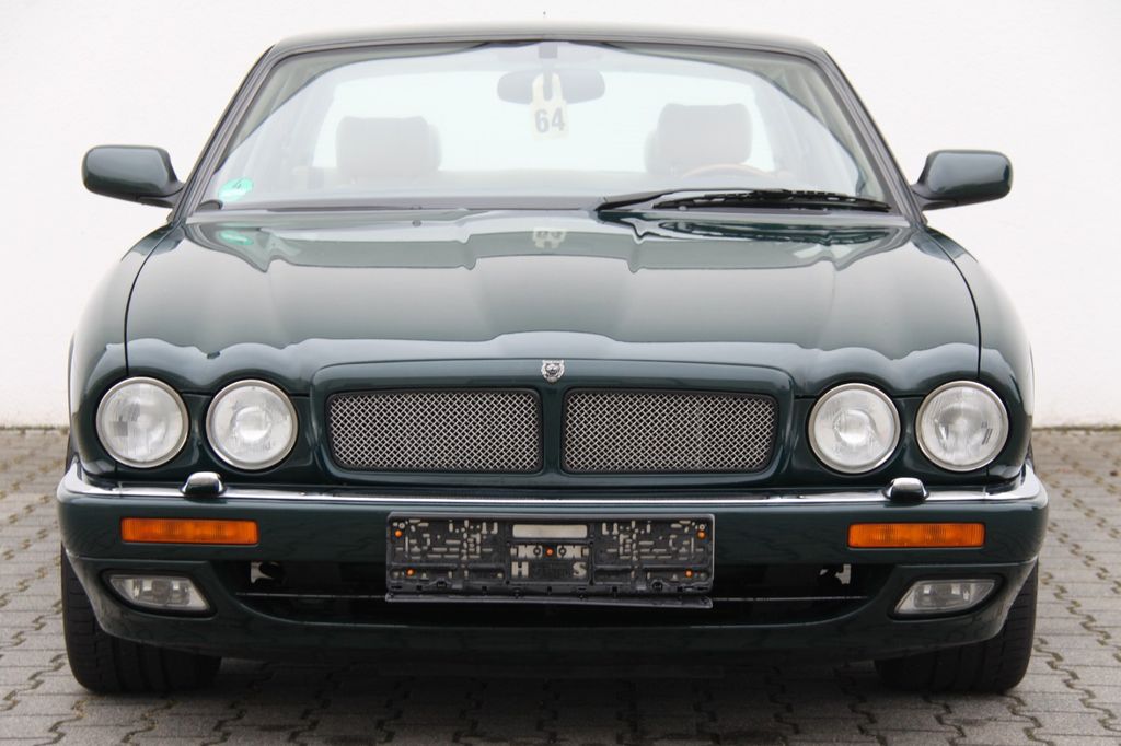 Bild des Angebotes Jaguar XJR mit 3 Jahren Garantie Top Zustand