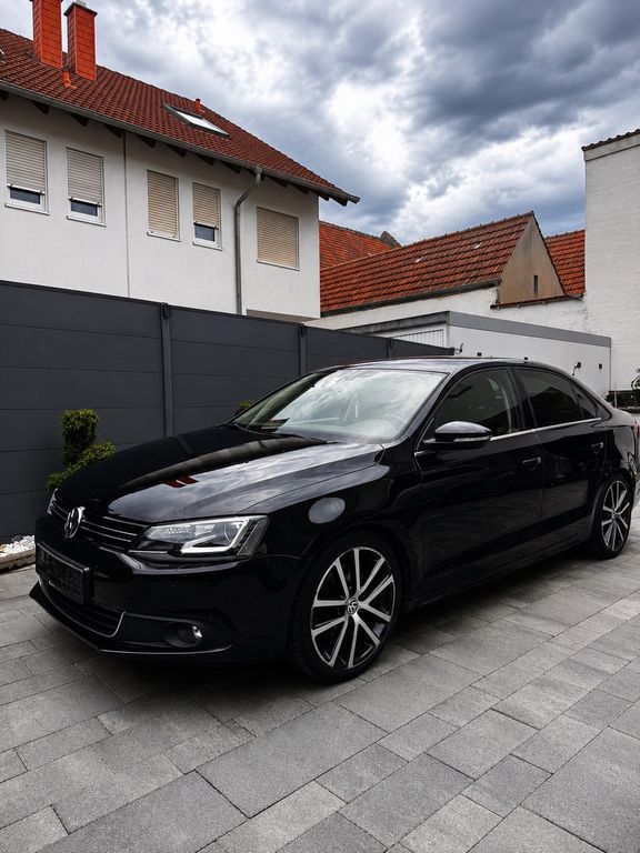 Bild des Angebotes Volkswagen Jetta 2.0 TSI Highline GTI Motor 200 PS TÜV Neu
