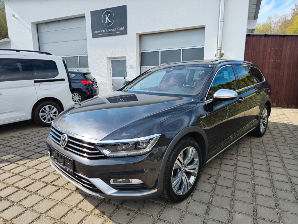 Bild des Angebotes Volkswagen Passat Alltrack 4Motion/LEDMatrix/AHK/ACC/Kamera