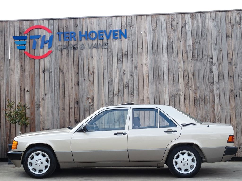 Bild des Angebotes Mercedes-Benz 190E W201 Automatik H-Zulassung Schiebedach