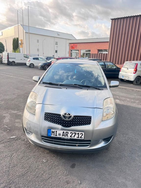 Bild des Angebotes Toyota Yaris 1,0-l-VVT-i Luna Luna