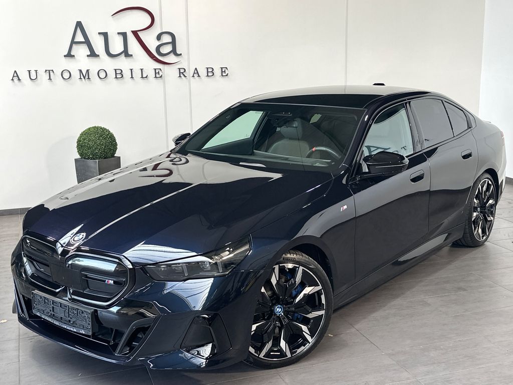 Bild des Angebotes BMW i5 M60 xDrive NAV+LED+PANO+AHK+21ZO+360°+DAP+B&W