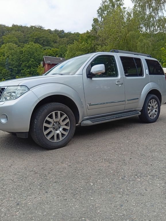 Nissan Pathfinder 3.0 V6 dCi DPF LE 4WD Automatik LE