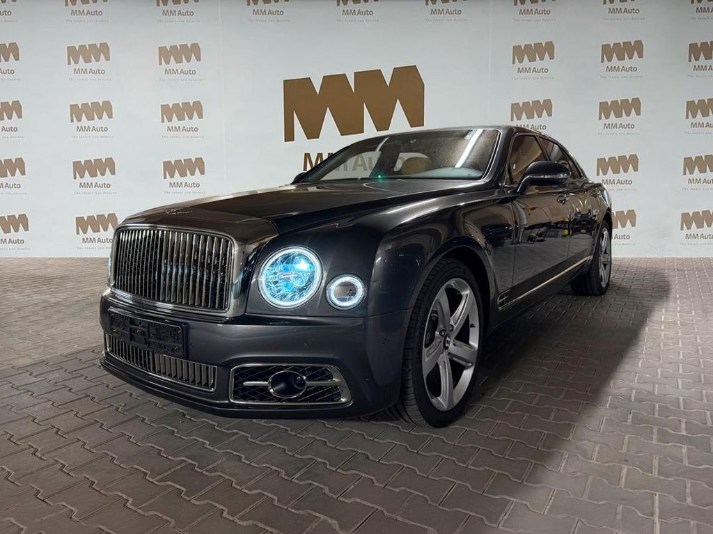 Bentley Mulsanne 6.8 Speed Pano Picnic Tables Umbrellas