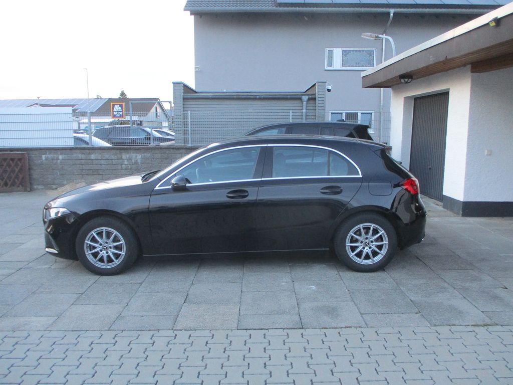 Bild des Angebotes Mercedes-Benz A 180 d NAVI LEDER KAMERA TEMP SPURH SITZH PDC
